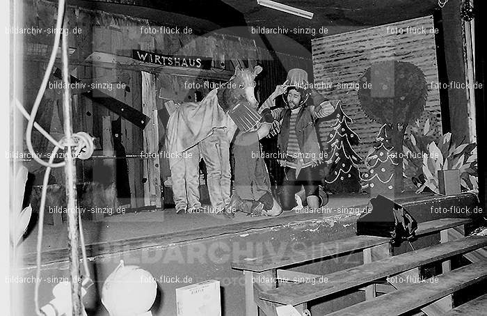 1972 Weihnachtsfeier für die Kinder der Angestellten der Agrob: WHFRKNNGGR-012975