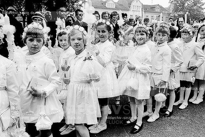 1967 Weißer Sonntag Kommunion in Sinzig St. Peter: WSSNKMSNSTPT-010003