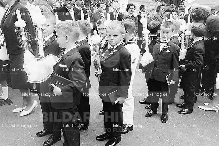 1967 Weißer Sonntag Kommunion in Sinzig St. Peter: WSSNKMSNSTPT-010007