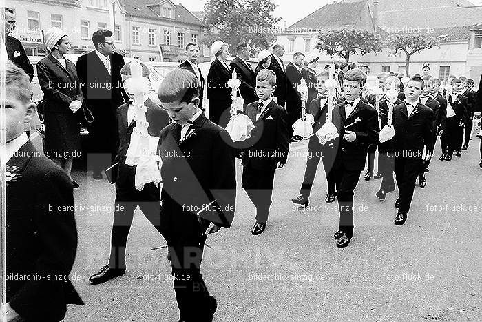 1967 Weißer Sonntag Kommunion in Sinzig St. Peter: WSSNKMSNSTPT-010019
