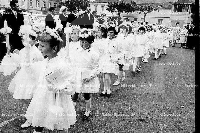 1967 Weißer Sonntag Kommunion in Sinzig St. Peter: WSSNKMSNSTPT-010024