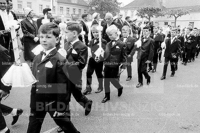 1967 Weißer Sonntag Kommunion in Sinzig St. Peter: WSSNKMSNSTPT-010029
