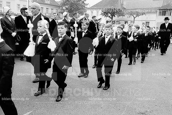 1967 Weißer Sonntag Kommunion in Sinzig St. Peter: WSSNKMSNSTPT-010030