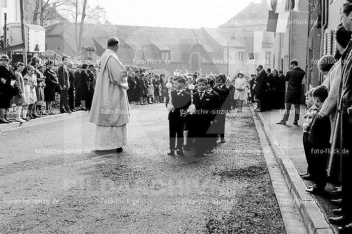 1967 Weißer Sonntag Kommunion in Sinzig St. Peter: WSSNKMSNSTPT-010033