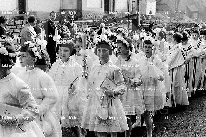 1967 Weißer Sonntag Kommunion in Sinzig St. Peter: WSSNKMSNSTPT-010043