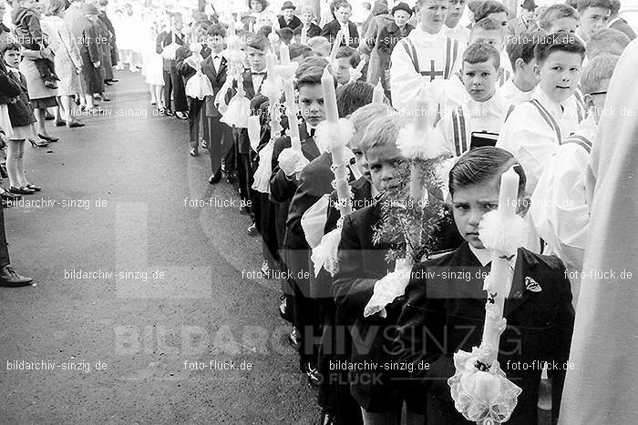 1967 Weißer Sonntag Kommunion in Sinzig St. Peter: WSSNKMSNSTPT-010055