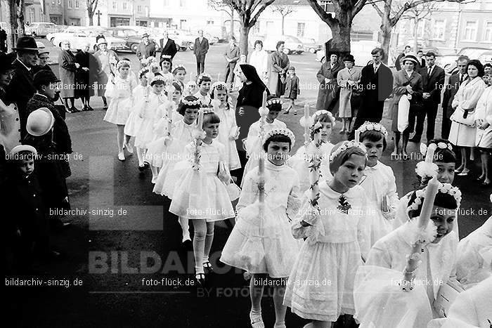 1967 Weißer Sonntag Kommunion in Sinzig St. Peter: WSSNKMSNSTPT-010060
