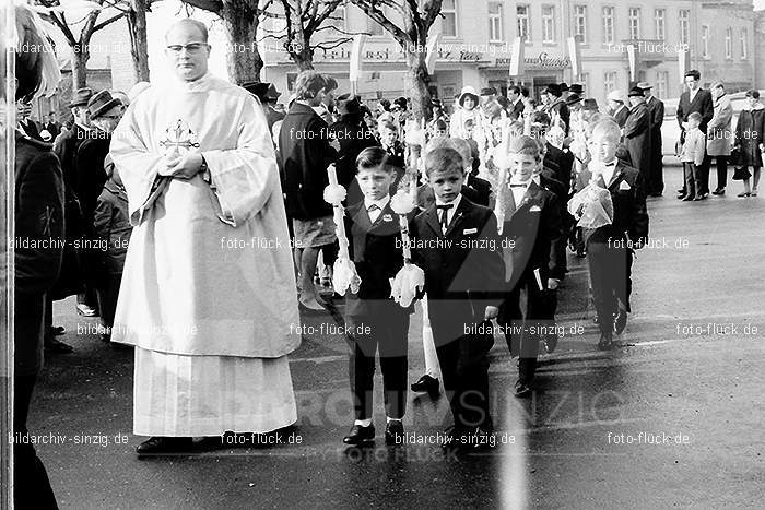 1967 Weißer Sonntag Kommunion in Sinzig St. Peter: WSSNKMSNSTPT-010062
