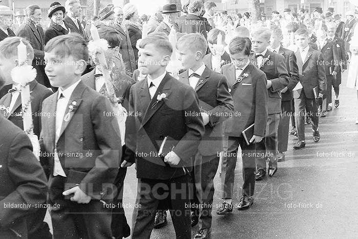 1967 Weißer Sonntag Kommunion in Sinzig St. Peter: WSSNKMSNSTPT-010064