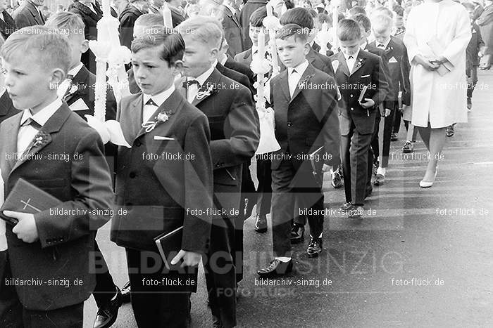 1967 Weißer Sonntag Kommunion in Sinzig St. Peter: WSSNKMSNSTPT-010065
