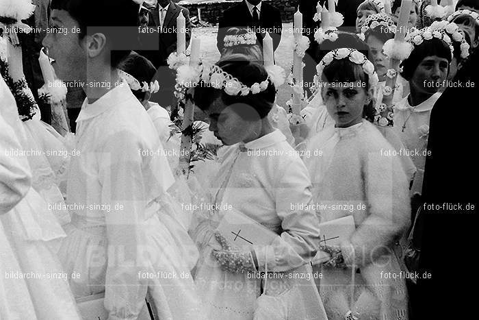 1967 Weißer Sonntag Kommunion in Sinzig St. Peter: WSSNKMSNSTPT-010086
