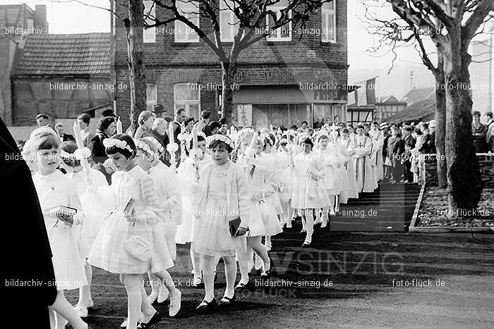 1967 Weißer Sonntag Kommunion in Sinzig St. Peter: WSSNKMSNSTPT-010094