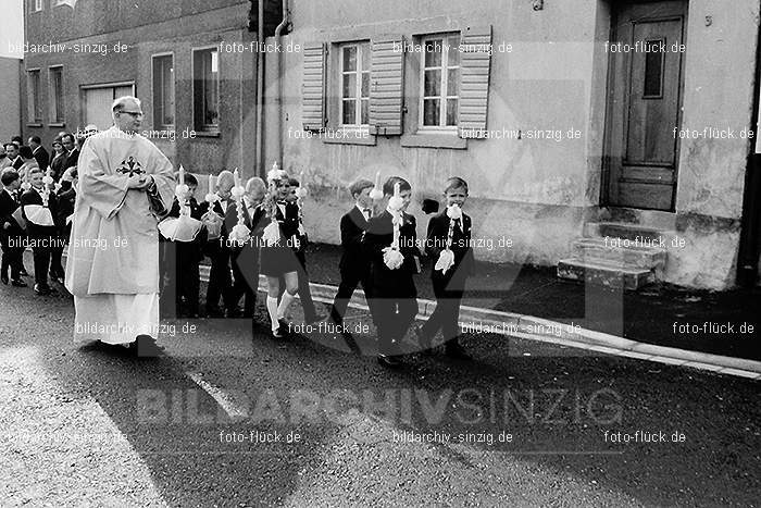 1965 Kinderkommunion Weißer Sonntag in Sinzig: KNWSSNSN-010139