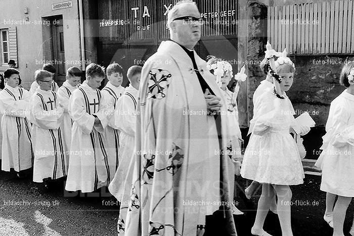 1965 Kinderkommunion Weißer Sonntag in Sinzig: KNWSSNSN-010158