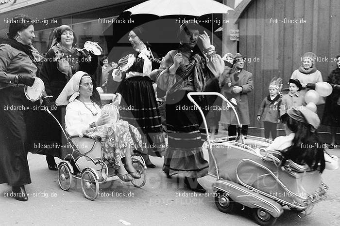 1967 Kinderzug am Veilchendienstag in Sinzig: KNVLSN-010208