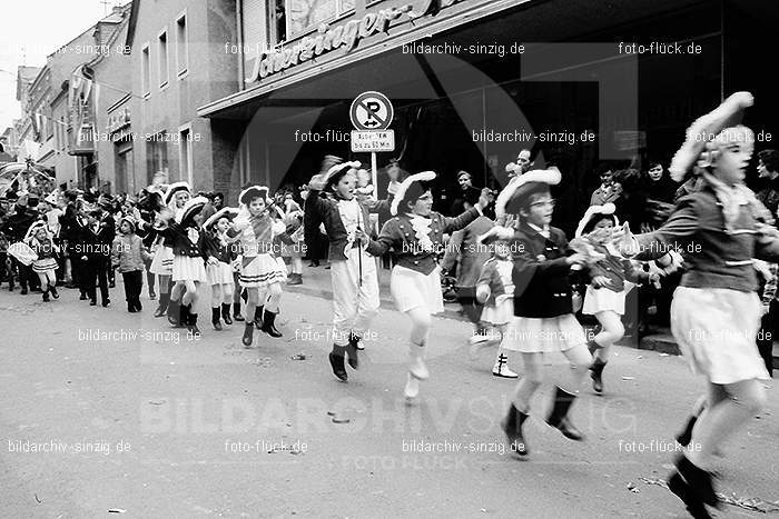 1967 Kinderzug am Veilchendienstag in Sinzig: KNVLSN-010212