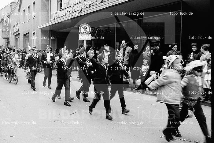 1967 Kinderzug am Veilchendienstag in Sinzig: KNVLSN-010213