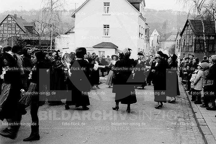 1967 Kinderzug am Veilchendienstag in Sinzig: KNVLSN-010226