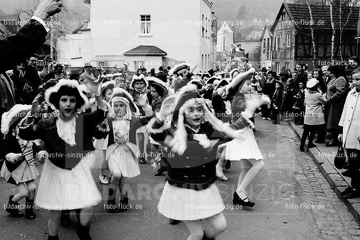 1967 Kinderzug am Veilchendienstag in Sinzig: KNVLSN-010228