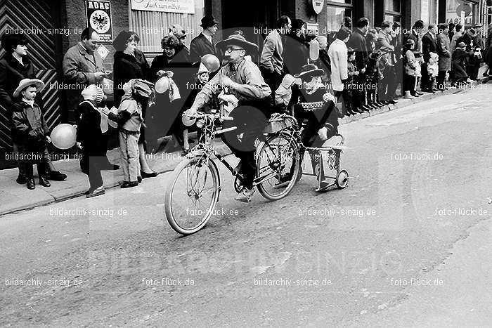 1967 Kinderzug am Veilchendienstag in Sinzig: KNVLSN-010239