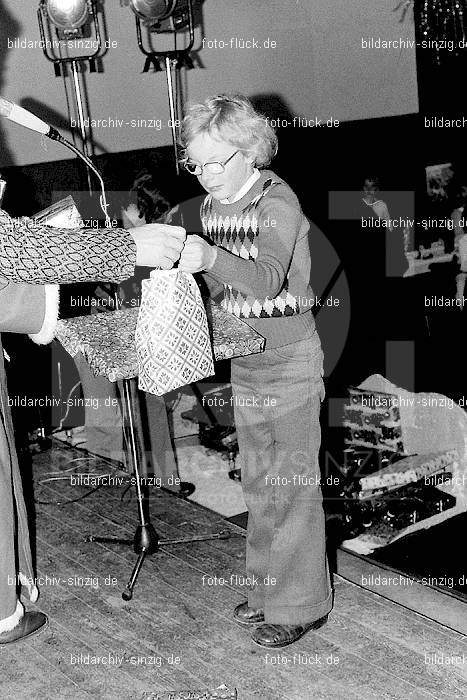 1973 Weihnachtsfeier für die Kinder der Angestellten der Agrob: WHFRKNNGGR-010347