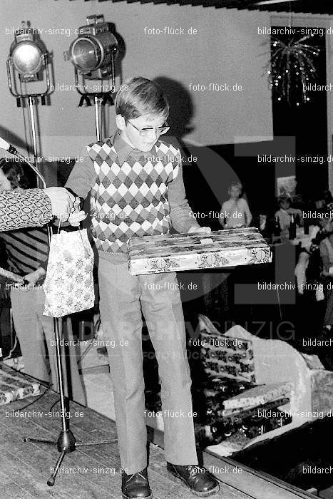 1973 Weihnachtsfeier für die Kinder der Angestellten der Agrob: WHFRKNNGGR-010348