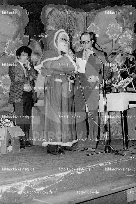 1973 Weihnachtsfeier für die Kinder der Angestellten der Agrob: WHFRKNNGGR-010382