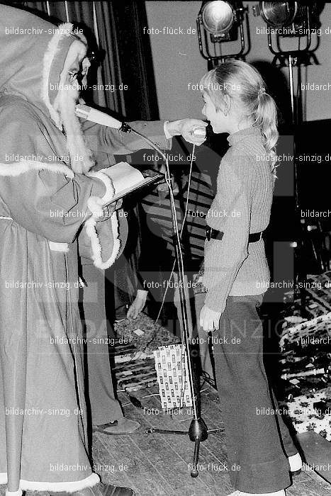 1973 Weihnachtsfeier für die Kinder der Angestellten der Agrob: WHFRKNNGGR-010392