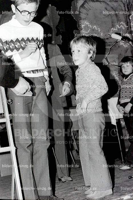 1973 Weihnachtsfeier für die Kinder der Angestellten der Agrob: WHFRKNNGGR-010419