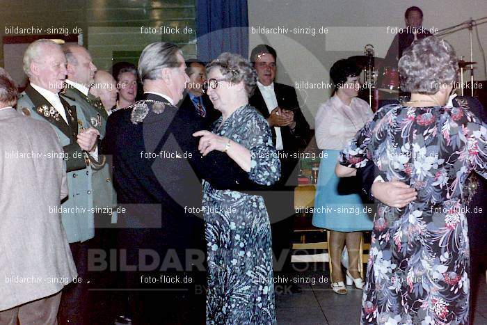 1979 Schützenball der St. Hubertus Schützengesellschaft im Jugendhaus Sinzig: SCSTHBSCJGSN-011053