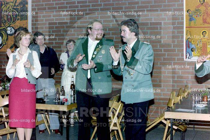 1979 Schützenball der St. Hubertus Schützengesellschaft im Jugendhaus Sinzig: SCSTHBSCJGSN-011054