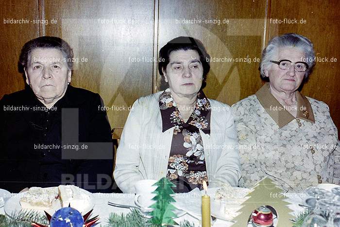1974 Weihnachtsfeier der Senioren im Helenensaal Sinzig: WHSNHLSN-011090