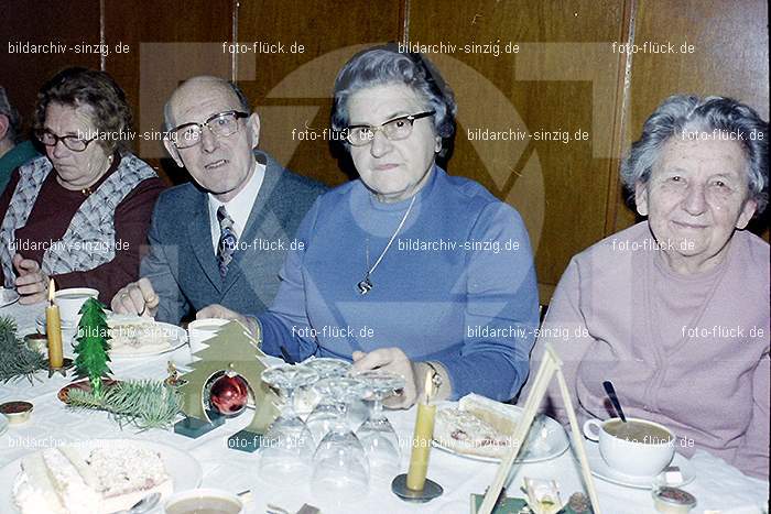 1974 Weihnachtsfeier der Senioren im Helenensaal Sinzig: WHSNHLSN-011101