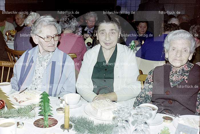 1974 Weihnachtsfeier der Senioren im Helenensaal Sinzig: WHSNHLSN-011102