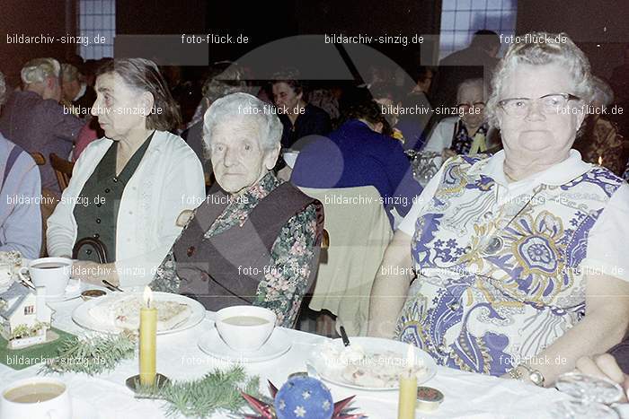 1974 Weihnachtsfeier der Senioren im Helenensaal Sinzig: WHSNHLSN-011103