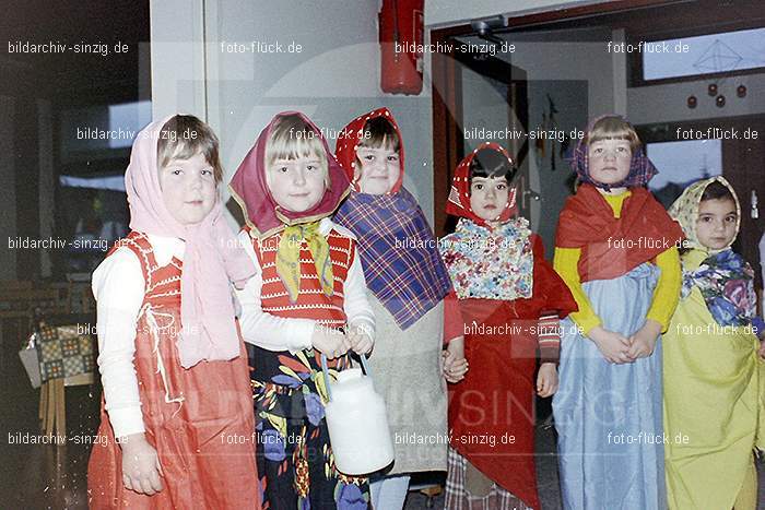 1974 Kindergarten St. Peter Heilige 3 Könige: KNSTPTHLKN-011112