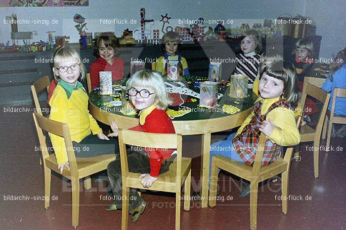 1974 Sankt Martin im Kindergarten St. Peter: SNMRKNSTPT-011153