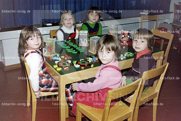 1974 Sankt Martin im Kindergarten St. Peter: SNMRKNSTPT-011156