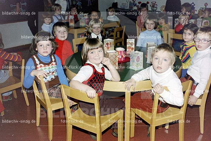 1974 Sankt Martin im Kindergarten St. Peter: SNMRKNSTPT-011160