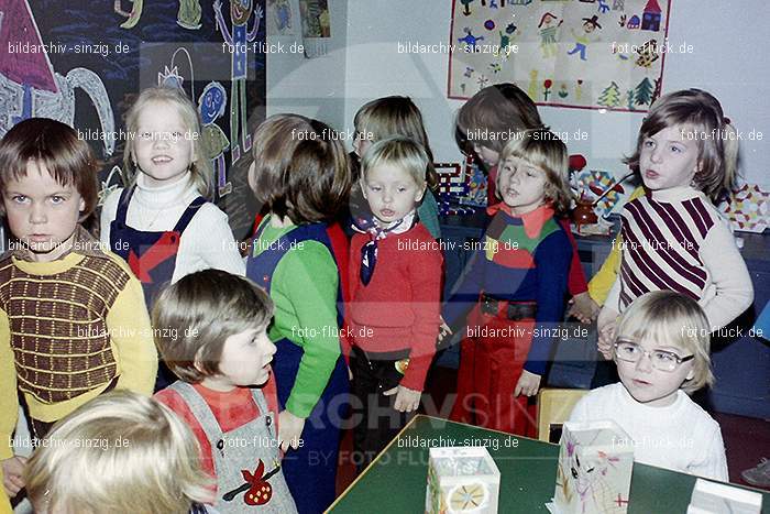 1974 Sankt Martin im Kindergarten St. Peter: SNMRKNSTPT-011163