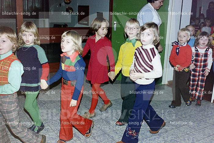 1974 Sankt Martin im Kindergarten St. Peter: SNMRKNSTPT-011164