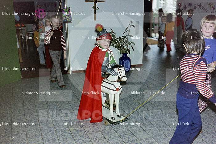 1974 Sankt Martin im Kindergarten St. Peter: SNMRKNSTPT-011167