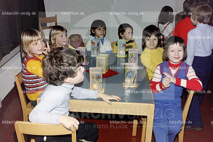 1974 Sankt Martin im Kindergarten St. Peter: SNMRKNSTPT-011173