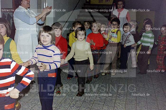 1974 Sankt Martin im Kindergarten St. Peter: SNMRKNSTPT-011179