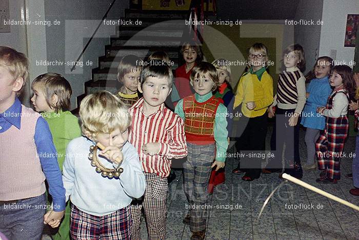 1974 Sankt Martin im Kindergarten St. Peter: SNMRKNSTPT-011180