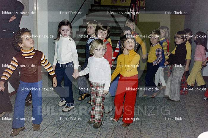 1974 Sankt Martin im Kindergarten St. Peter: SNMRKNSTPT-011181