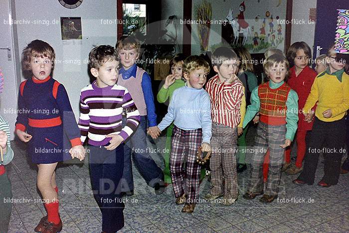 1974 Sankt Martin im Kindergarten St. Peter: SNMRKNSTPT-011183