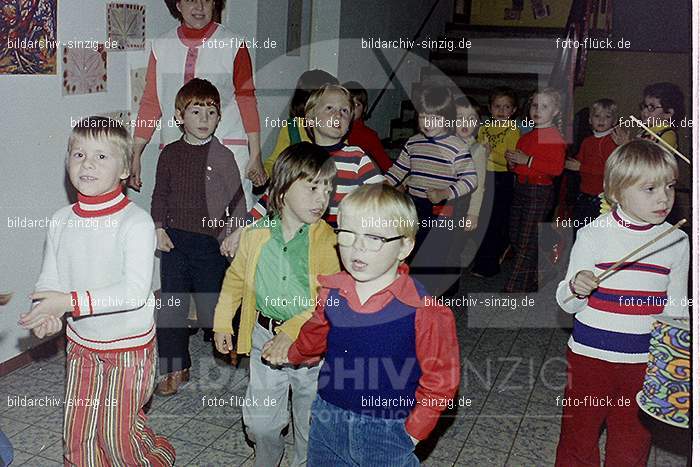 1974 Sankt Martin im Kindergarten St. Peter: SNMRKNSTPT-011185