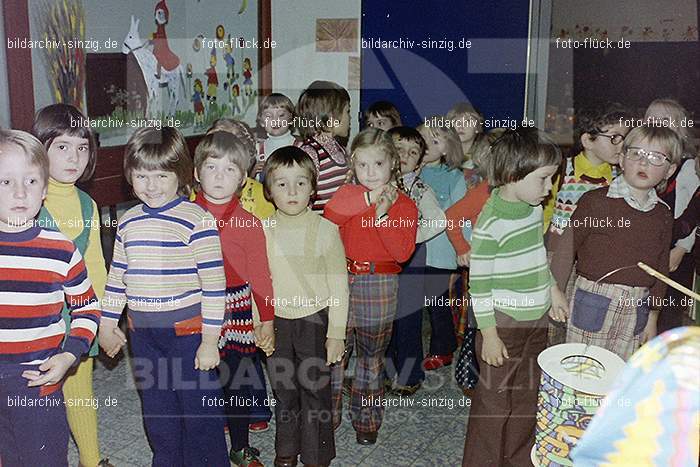 1974 Sankt Martin im Kindergarten St. Peter: SNMRKNSTPT-011188