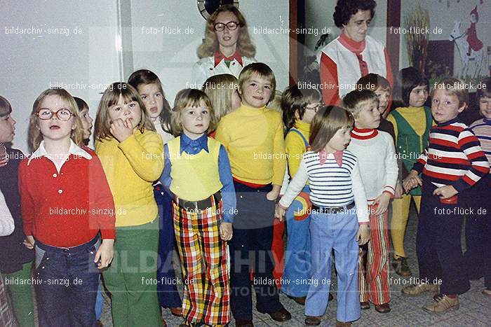 1974 Sankt Martin im Kindergarten St. Peter: SNMRKNSTPT-011189